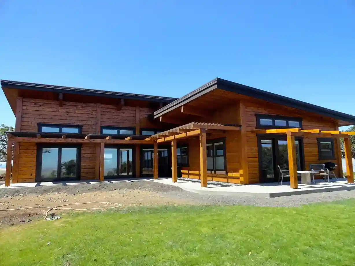 Log House Living